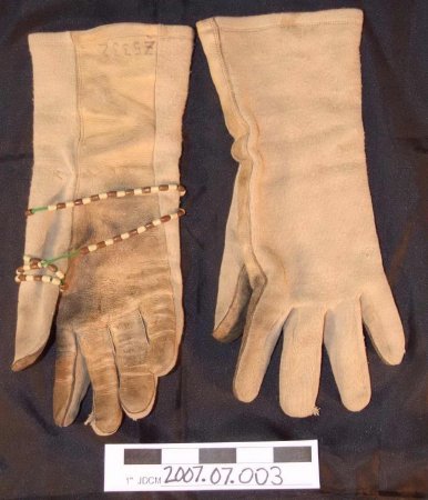 Iraq War gloves with beads