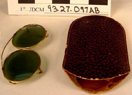 Lady's Clip-on Sunglasses & Ca