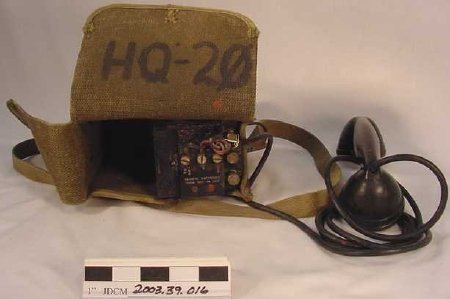 U.S. Army EE-8 B Hand crank Fi