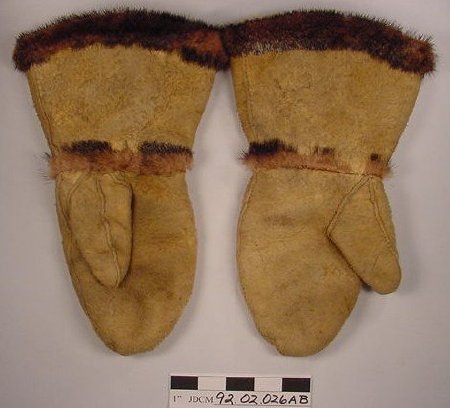 Moosehide Mittens w/ Beaded To