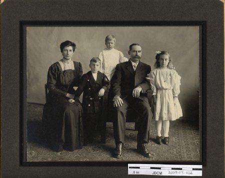 Nels Johnson family ~1900
