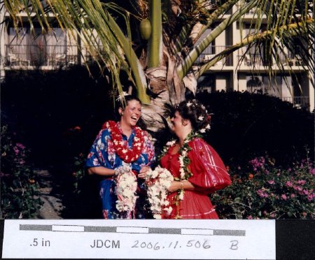 1986 Bonita and sister in Hawaii