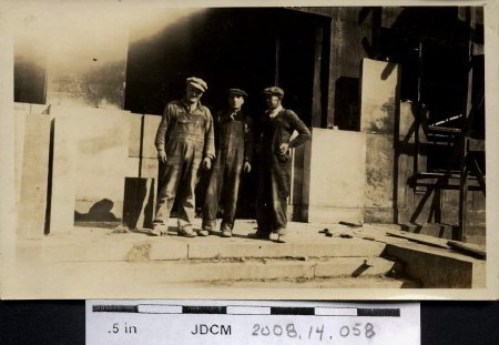 Workmen at Fed bldg 1930