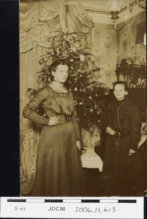 Irma & Margaret Peterson 1910
