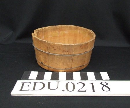 Wooden bucket    side