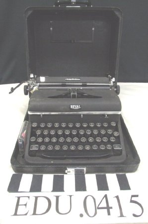 Royal manual typewriter