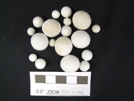Porcelain mill balls